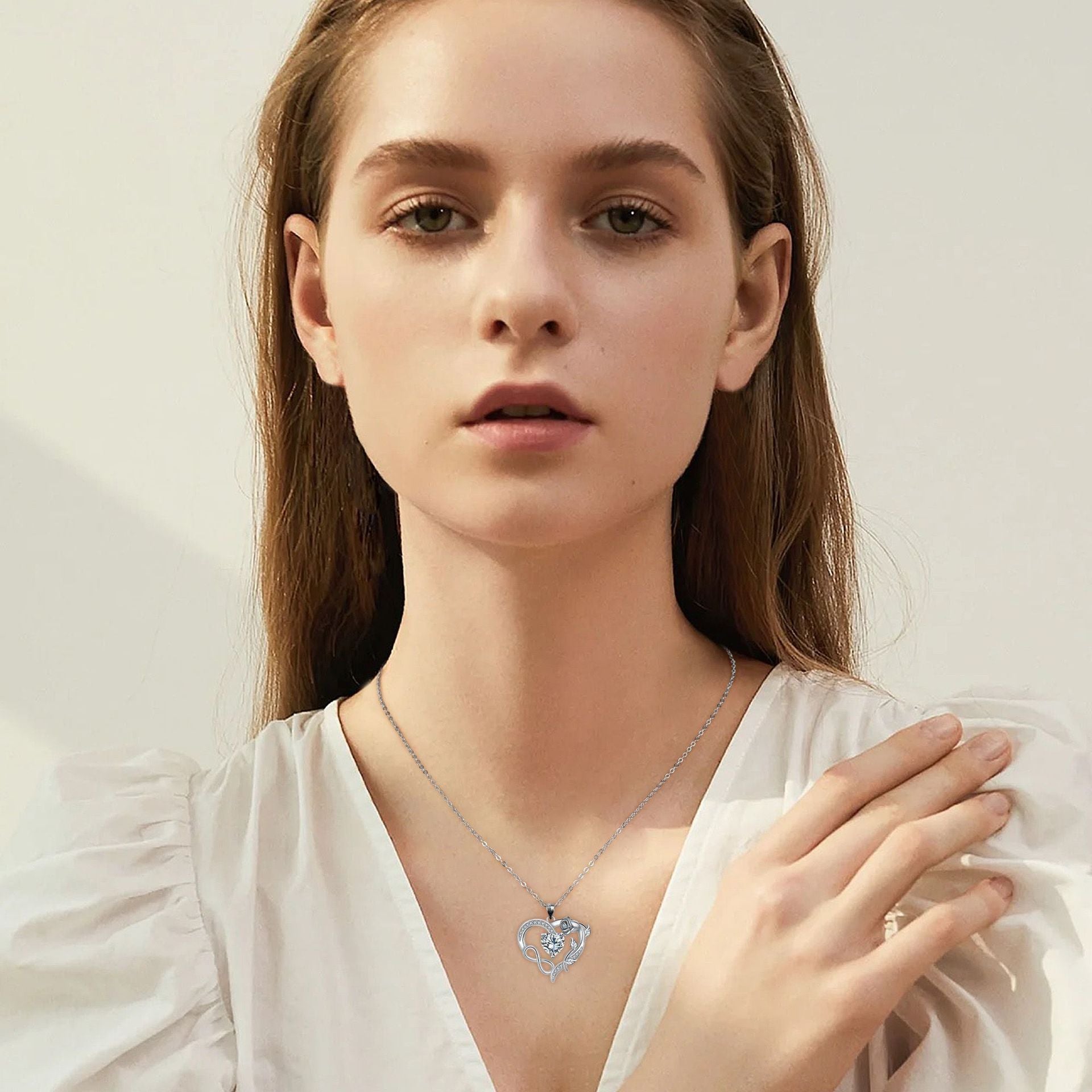 Infinite Love Heart-shaped Rose Edge Necklace Women's High Sense